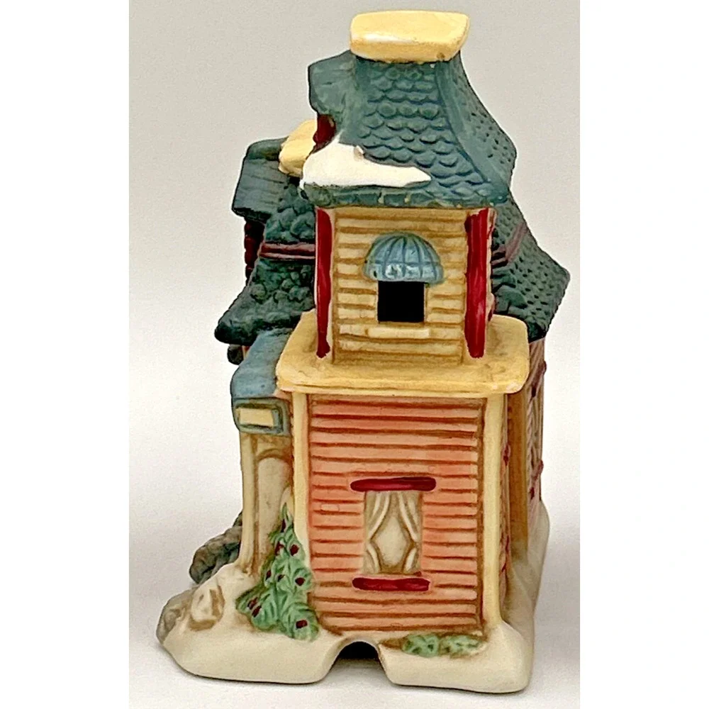 Vintage Dayton Hudson Lot of 4 Holiday Building Figurines w/ Lights‎ SKU U183